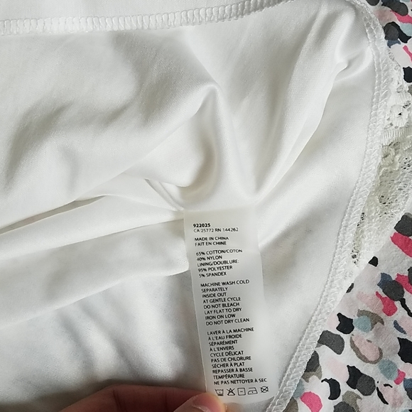 Lacy white dress - Picture 4 of 4